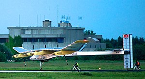 SolarImpulse HB-SIA landing Brussels Airport 3-crop.jpg