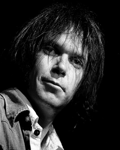 File:Neil Young 1976 closeup.jpg